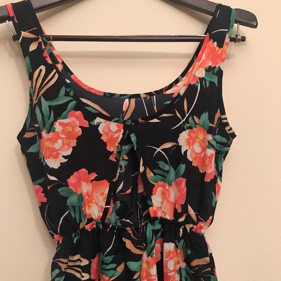 Francesca’s Floral Dress - Picture 3 of 3